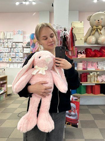 Іграшка "Кролик з бантиком" рожевий 56 см