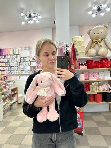 Іграшка "Кролик з бантиком" рожевий 32 см