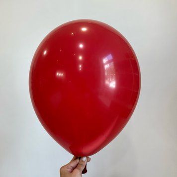 Глибокий червоний